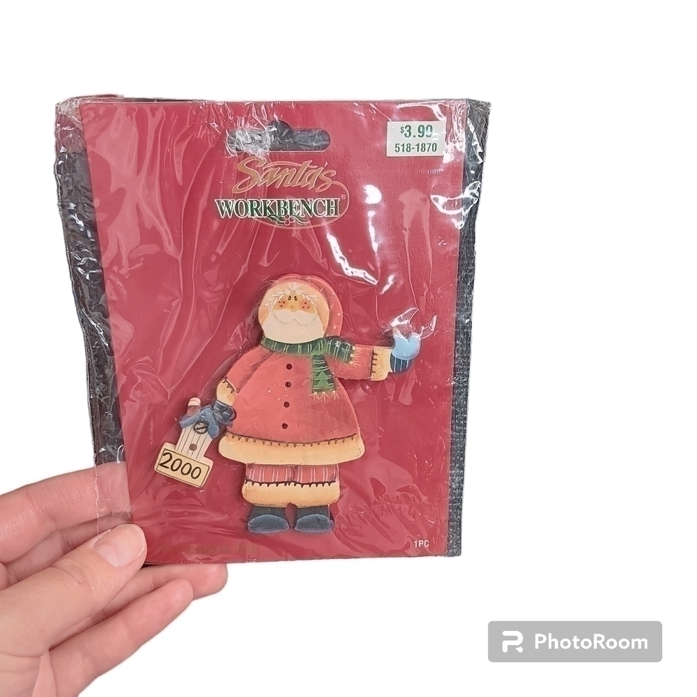 Santa's Workbench‎ Christmas Santa Pin 2000 Holiday Brooch Red Small Wood NEW